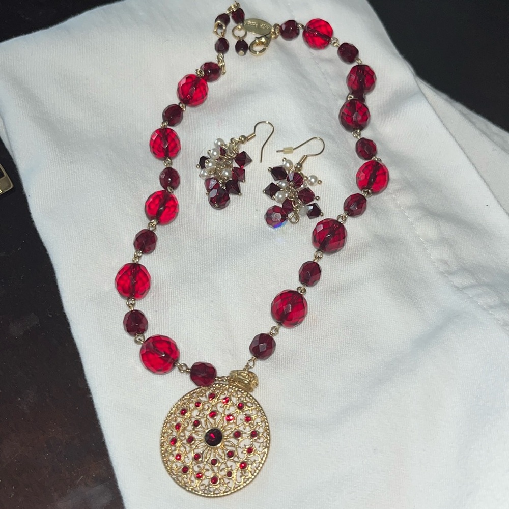 WHBM Ruby Red Hearts Crystal Necklace & Pearl Earrings Set NEW Valentine's Day